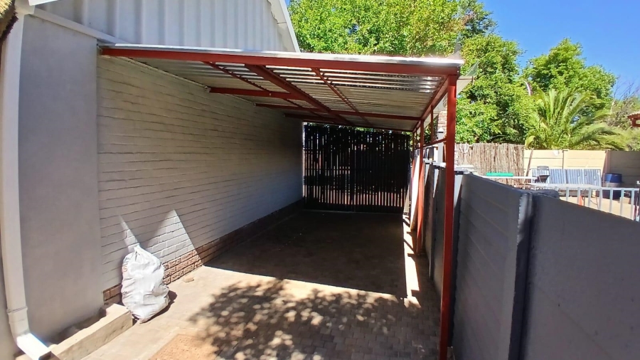 To Let 5 Bedroom Property for Rent in Fichardt Park Free State